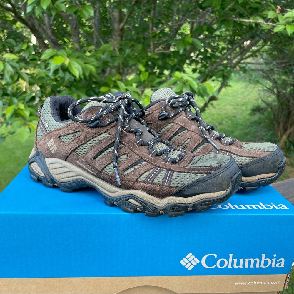 Columbia Men's Charter Oak Brown & Green Waterproof Hikers, Size 7 (Women’s 8)